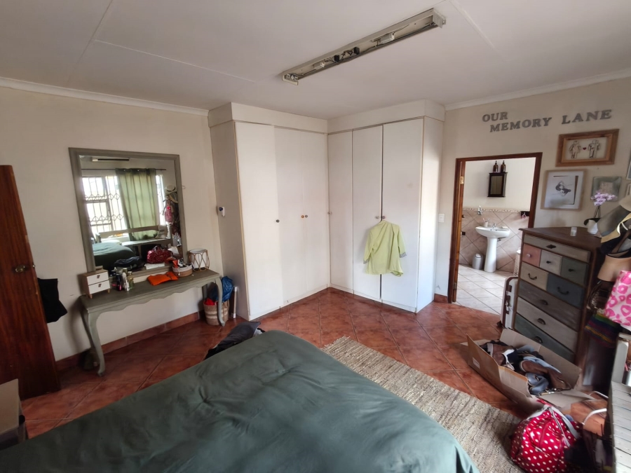 3 Bedroom Property for Sale in Safari Gardens North West